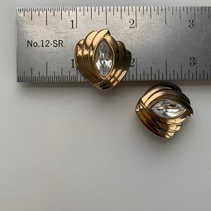 Retro cat eye diamond like clip on earrings